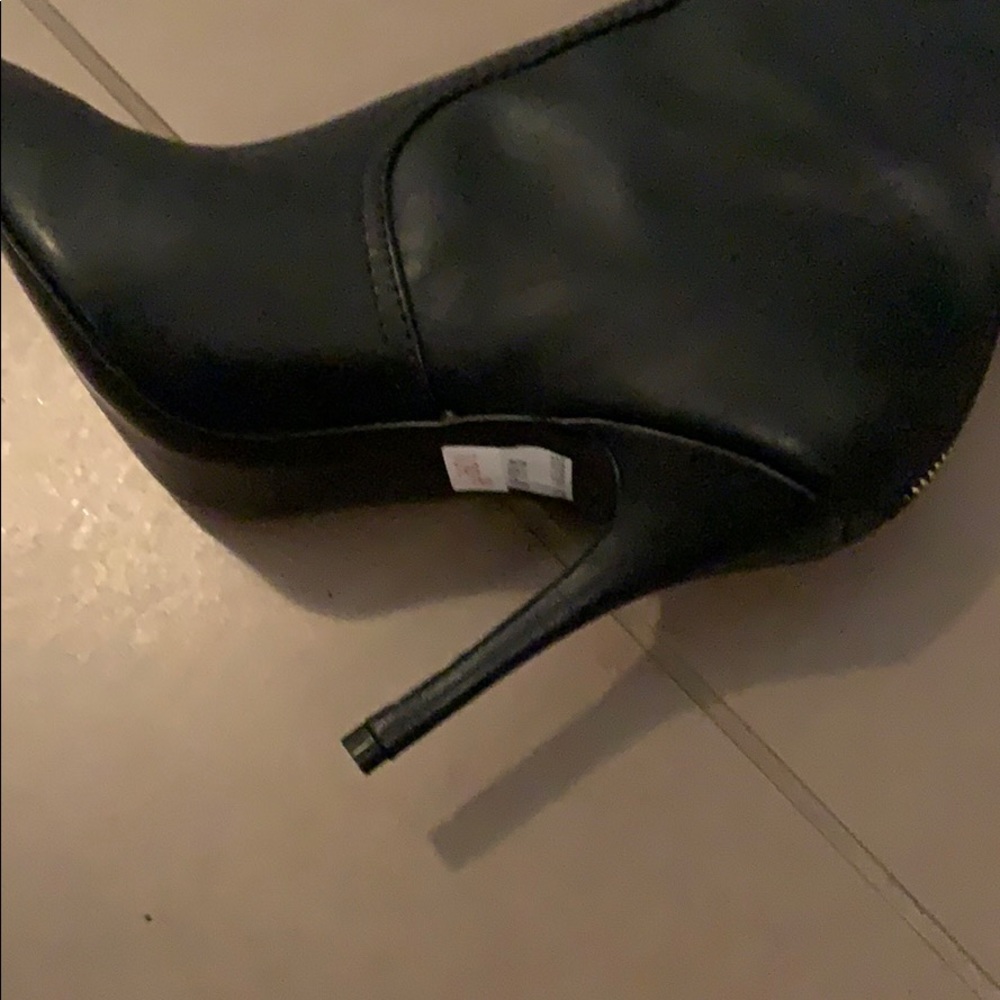 Boots - Picture 4 of 7